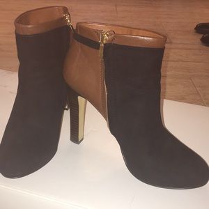 🍌BANANA REPUBLIC High Heel Booties